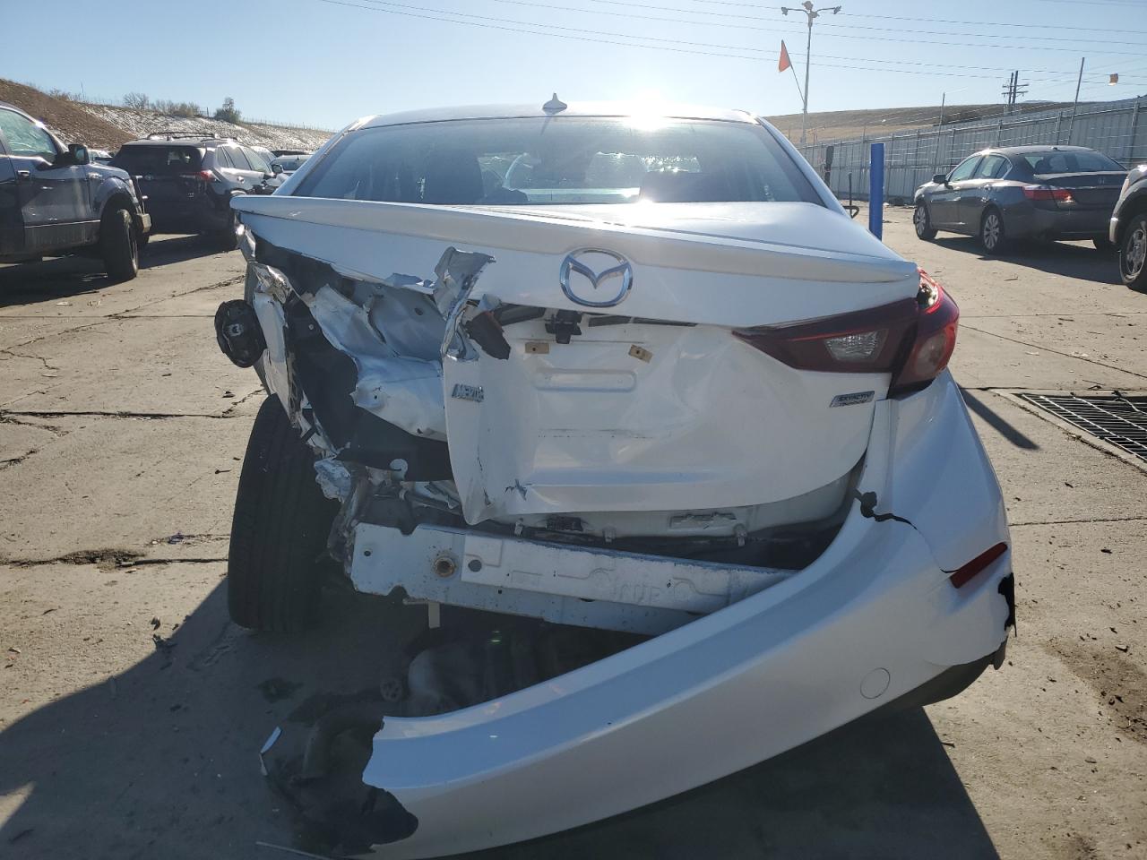 Lot #2991946216 2017 MAZDA 3 GRAND TO