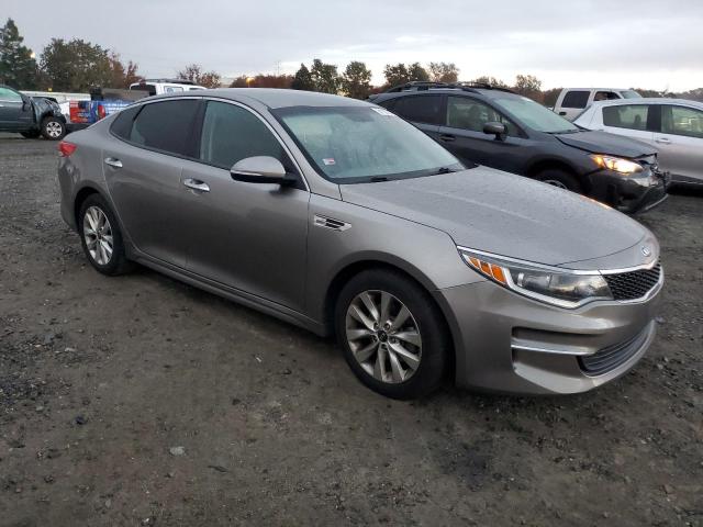 VIN 5XXGT4L36JG254234 2018 KIA Optima, LX no.4