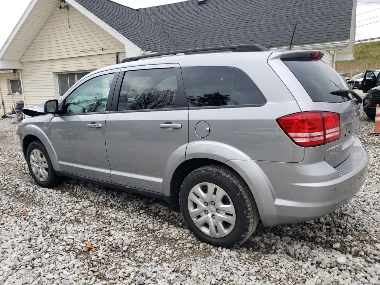 Lot #2969760365 2020 DODGE JOURNEY SE