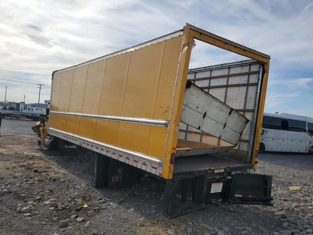 Lot #3023951293 2018 INTERNATIONAL 4000 4300