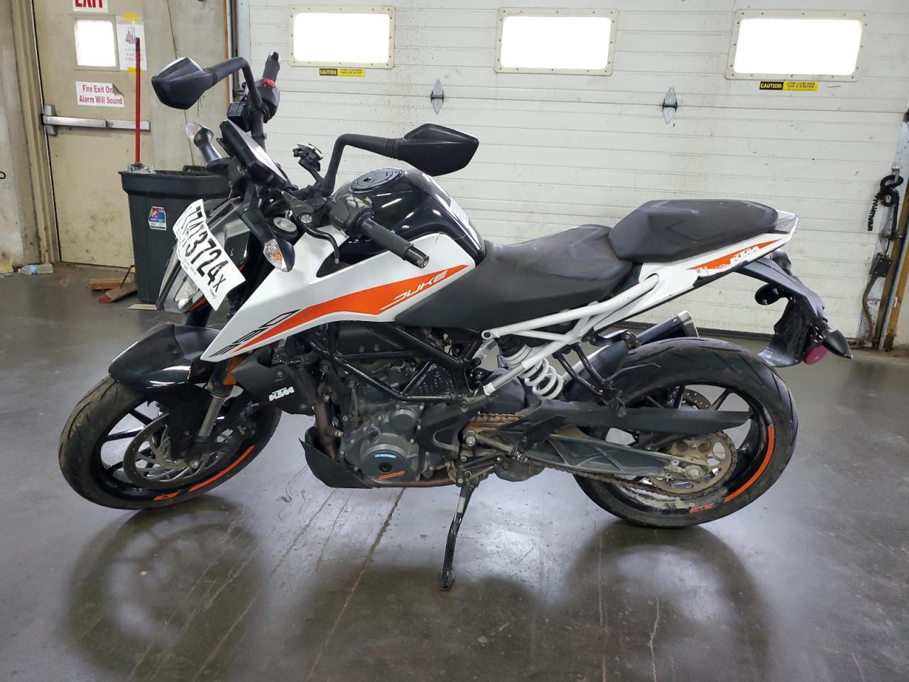 Lot #3041817410 2022 KTM 390 DUKE