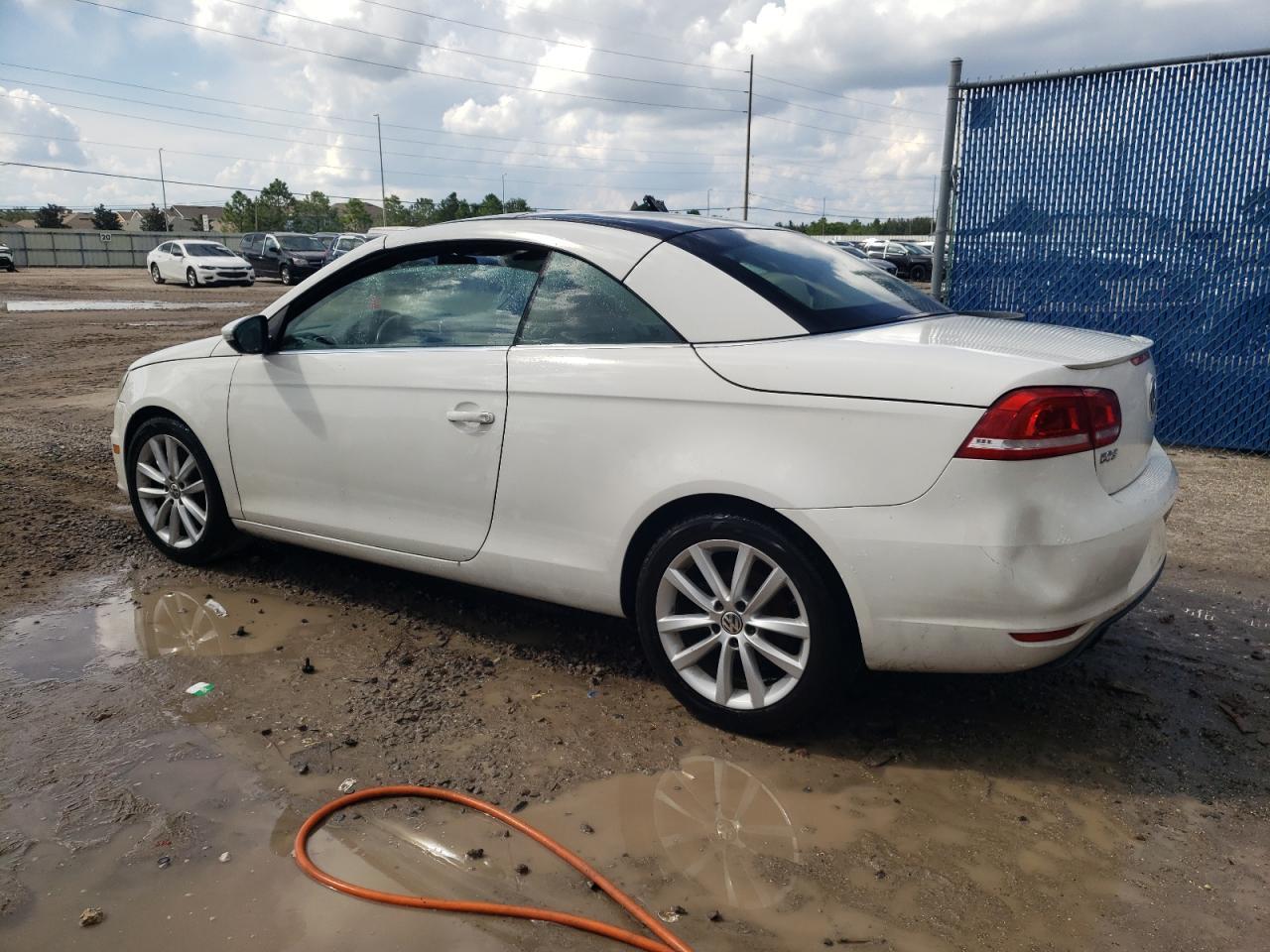 Lot #2972116152 2012 VOLKSWAGEN EOS KOMFOR