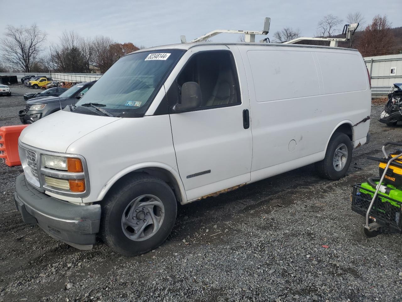 Lot #3029401704 2002 GMC SAVANA G25