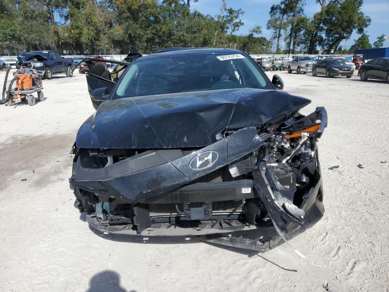 Lot #2996636551 2023 HYUNDAI ELANTRA LI