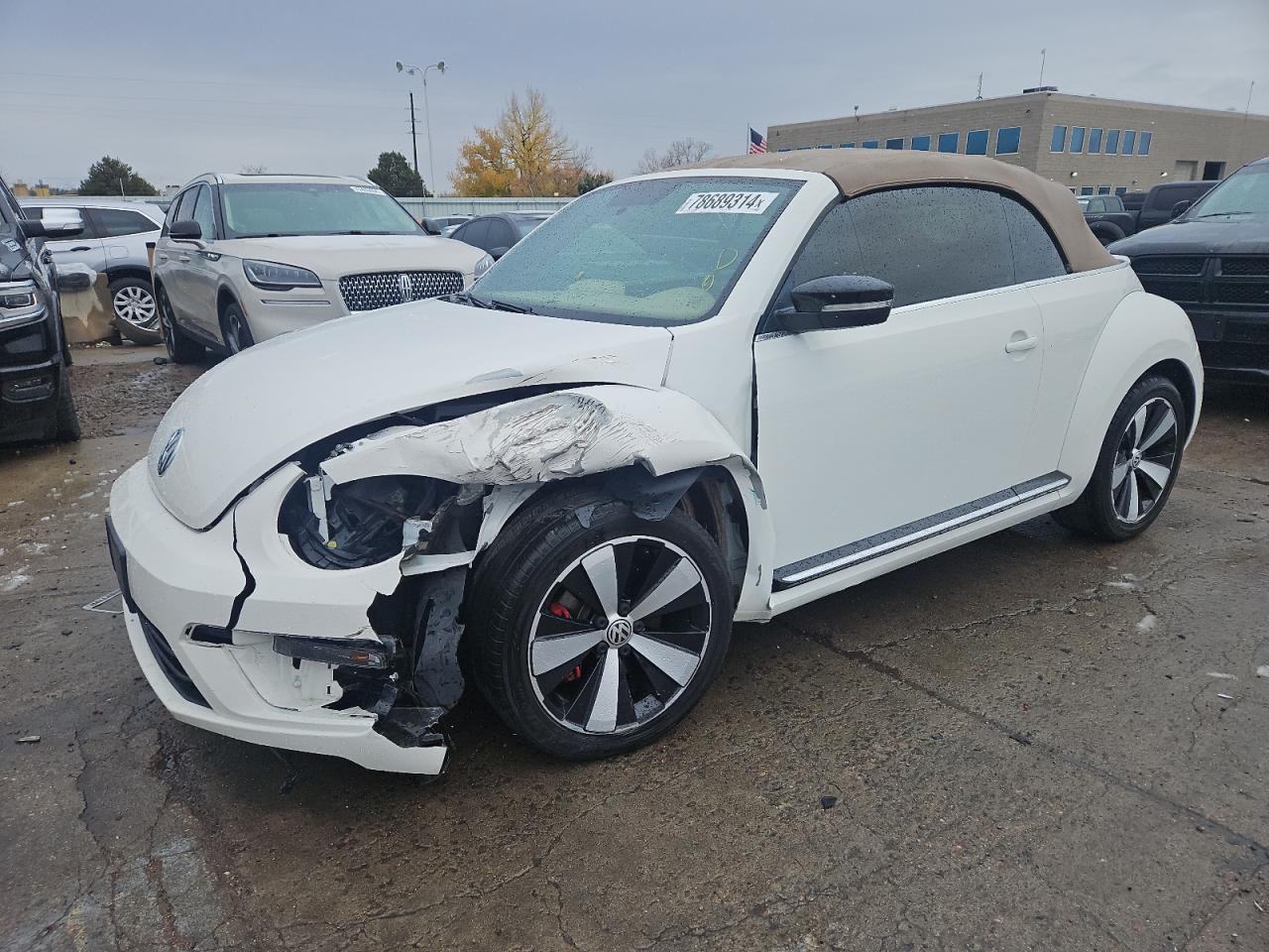 Lot #2994432094 2013 VOLKSWAGEN BEETLE TUR