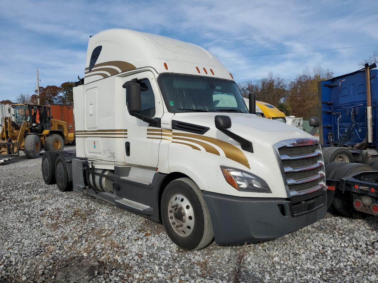 Lot #2969770292 2020 FREIGHTLINER CASCADIA 1