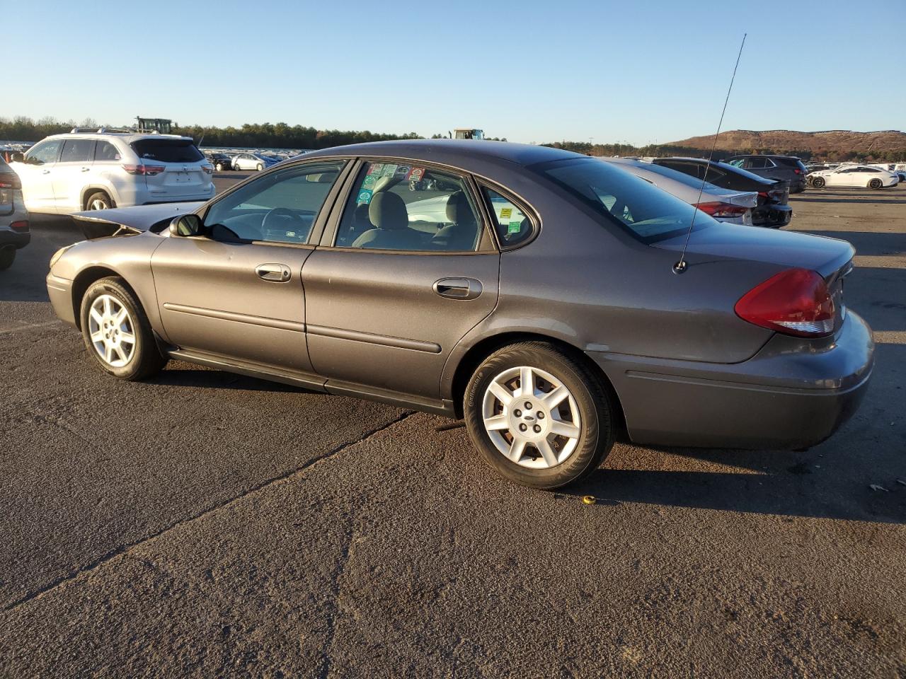 Lot #2988133032 2005 FORD TAURUS SE