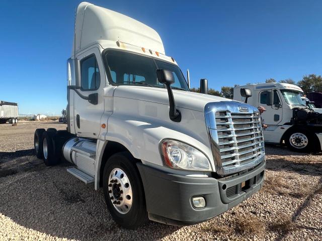 FREIGHTLINER CASCADIA 1 2012 white tractor diesel 1FUJGEDV8CLBC2554 photo #1