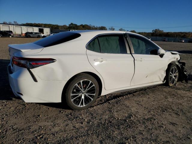 2018 TOYOTA CAMRY L - 4T1B11HK2JU611901