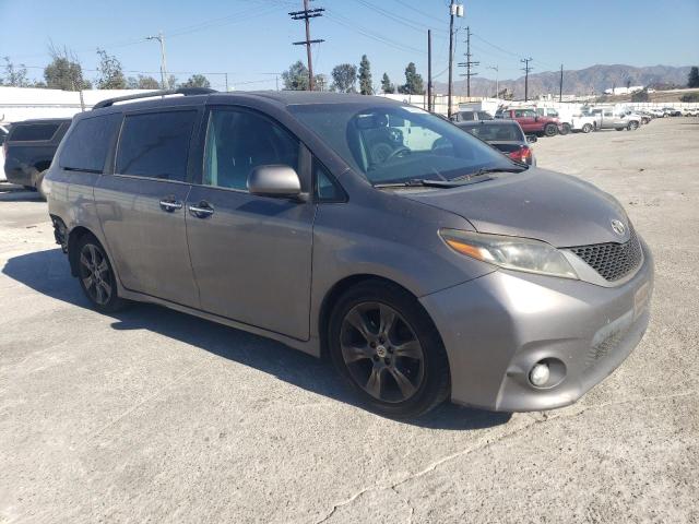 2016 TOYOTA SIENNA SE 5TDXK3DC2GS741580
