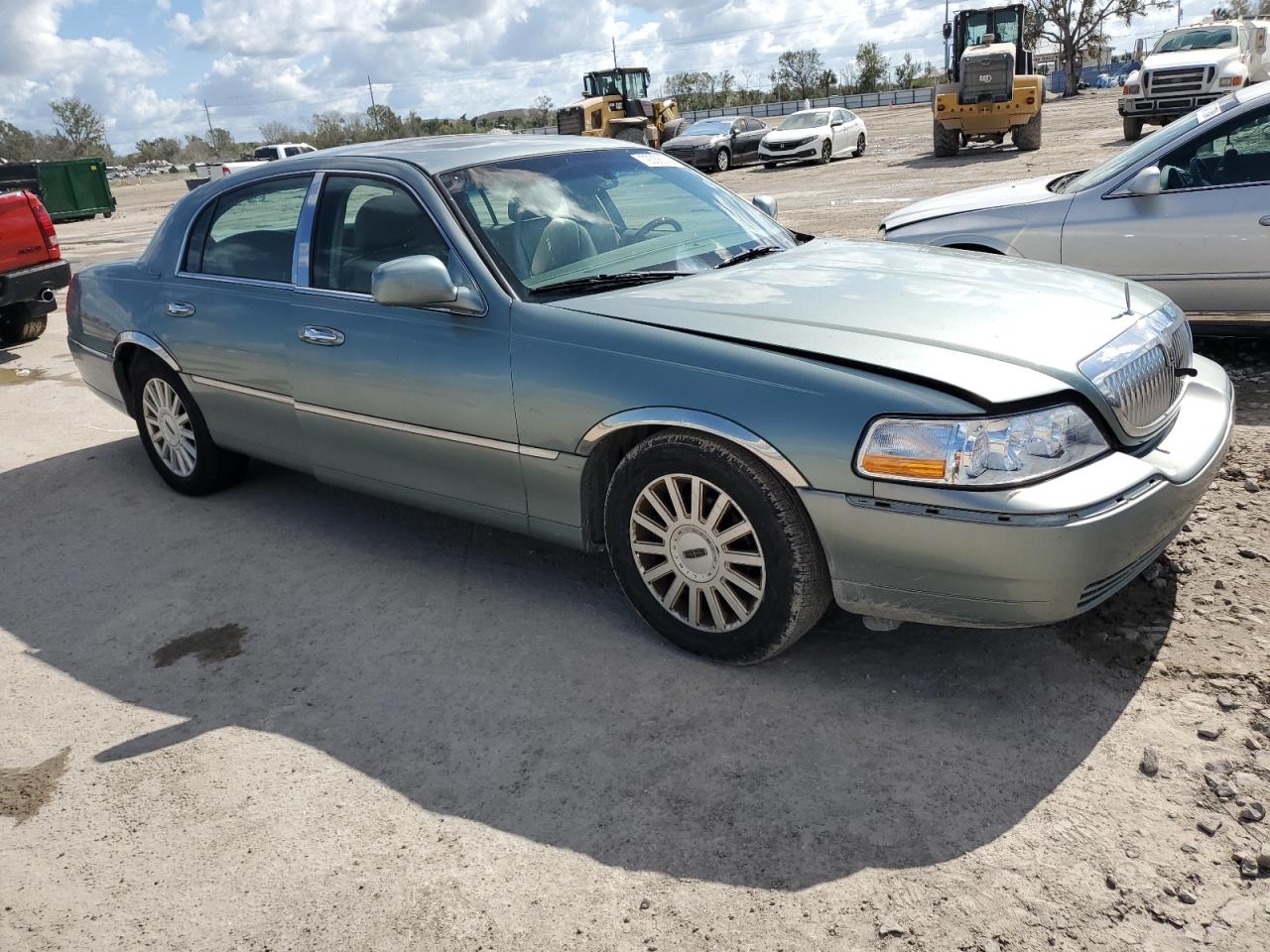 Lot #3030417460 2005 LINCOLN TOWN CAR