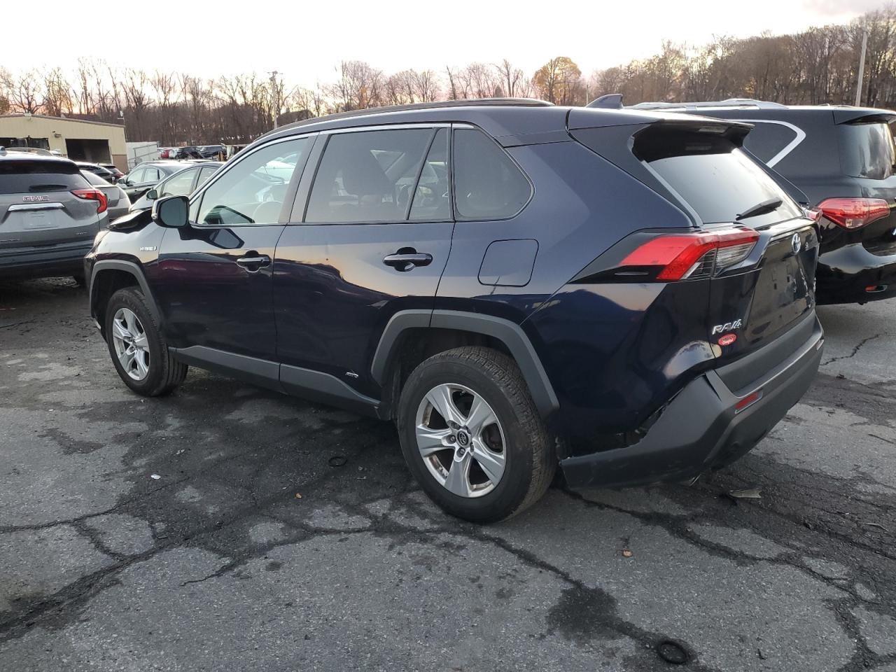 Lot #3034495742 2019 TOYOTA RAV4 XLE