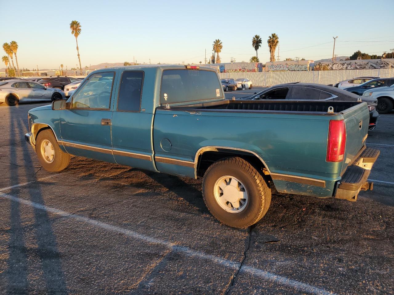 Lot #3003917543 1998 CHEVROLET GMT-400 C1