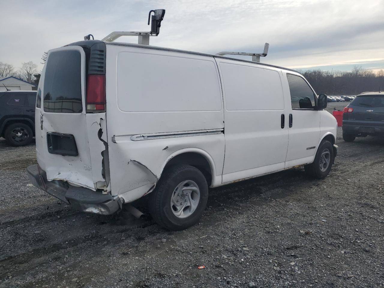 Lot #3029401704 2002 GMC SAVANA G25