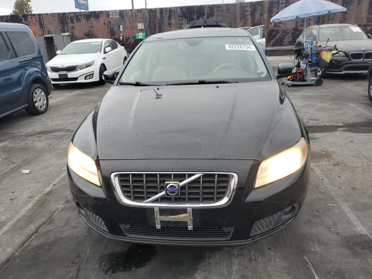 Lot #3048389740 2009 VOLVO V70 3.2