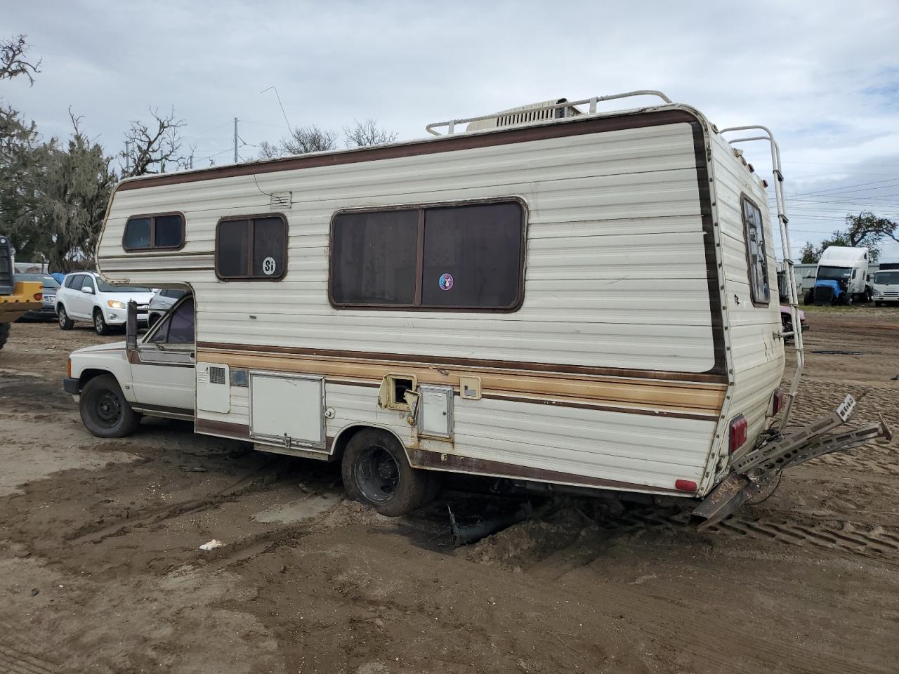 Lot #2959880300 1985 TOYOTA PICKUP COM