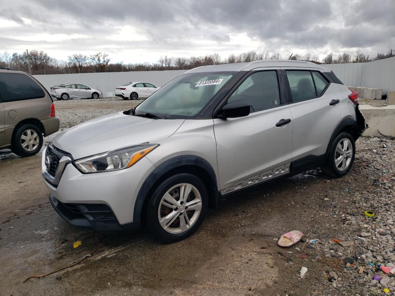  Salvage Nissan Kicks