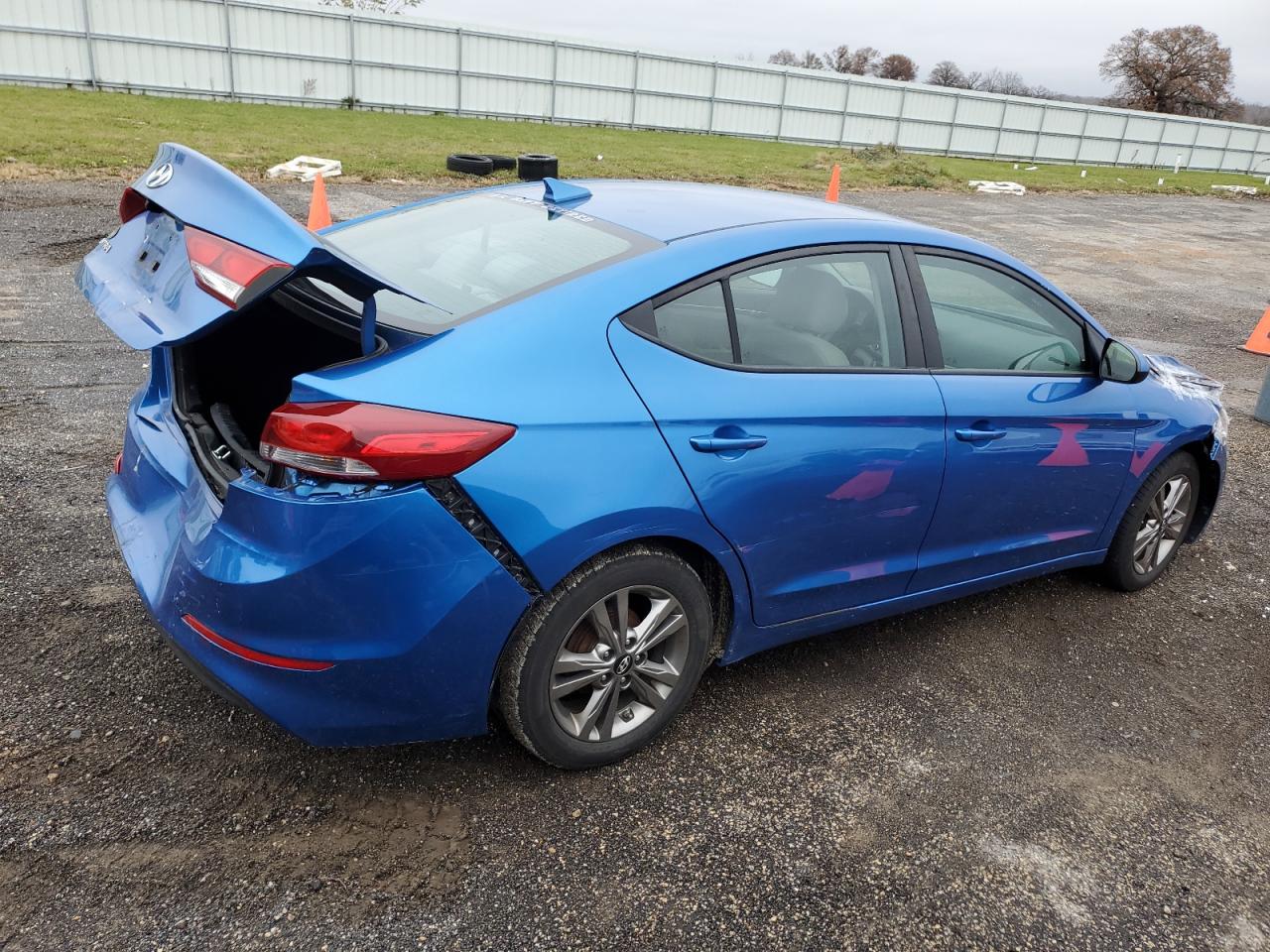 Lot #2979471612 2017 HYUNDAI ELANTRA SE