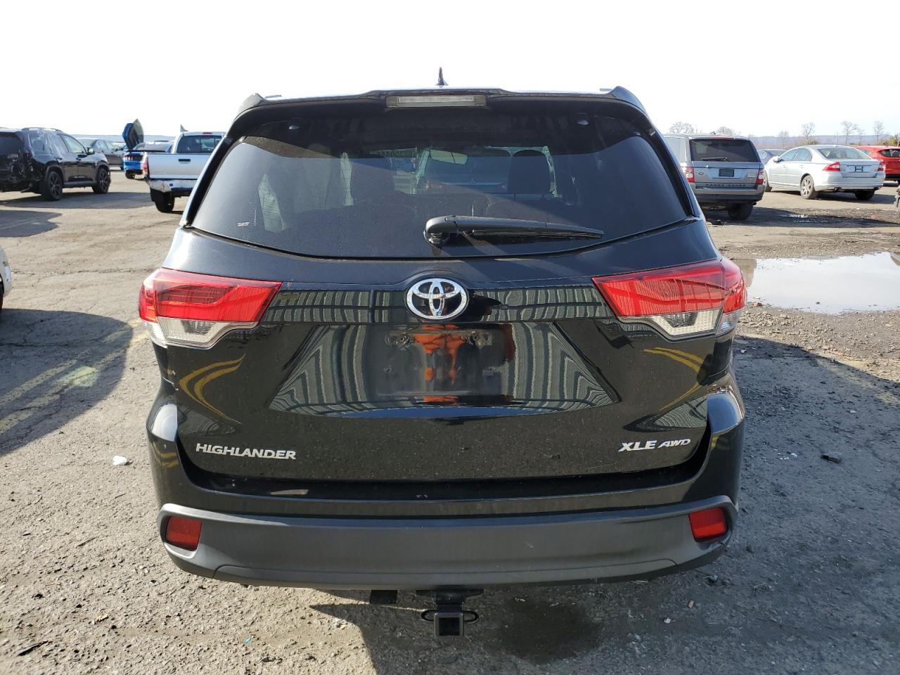 Lot #3033236898 2017 TOYOTA HIGHLANDER