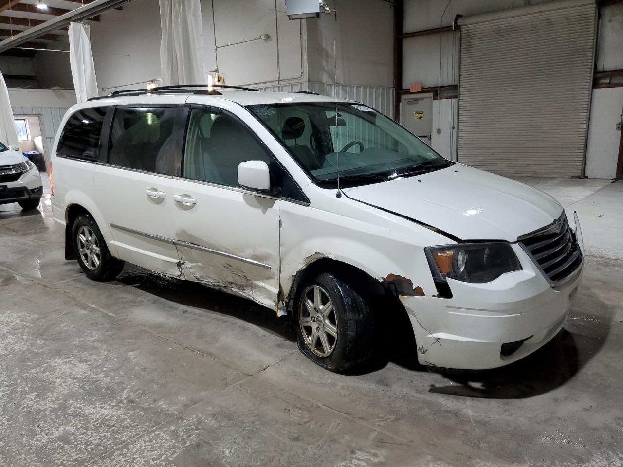 Lot #3044401764 2010 CHRYSLER TOWN & COU