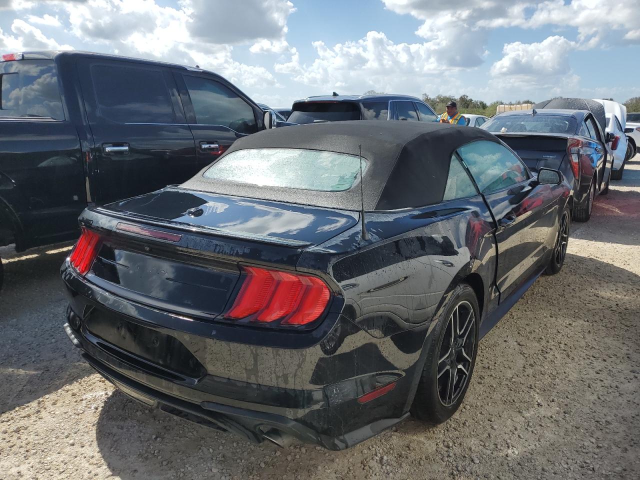 Lot #2990733977 2021 FORD MUSTANG