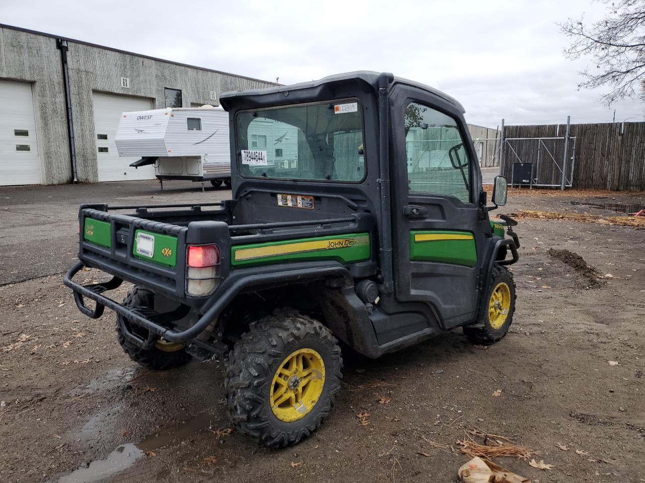 Lot #2972368601 2018 JOHN DEERE XUV835M