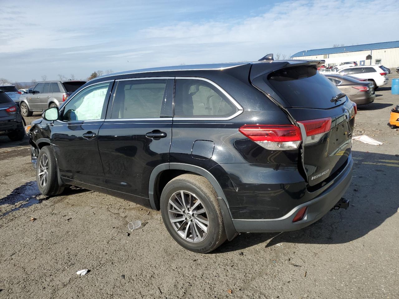 Lot #3033236898 2017 TOYOTA HIGHLANDER