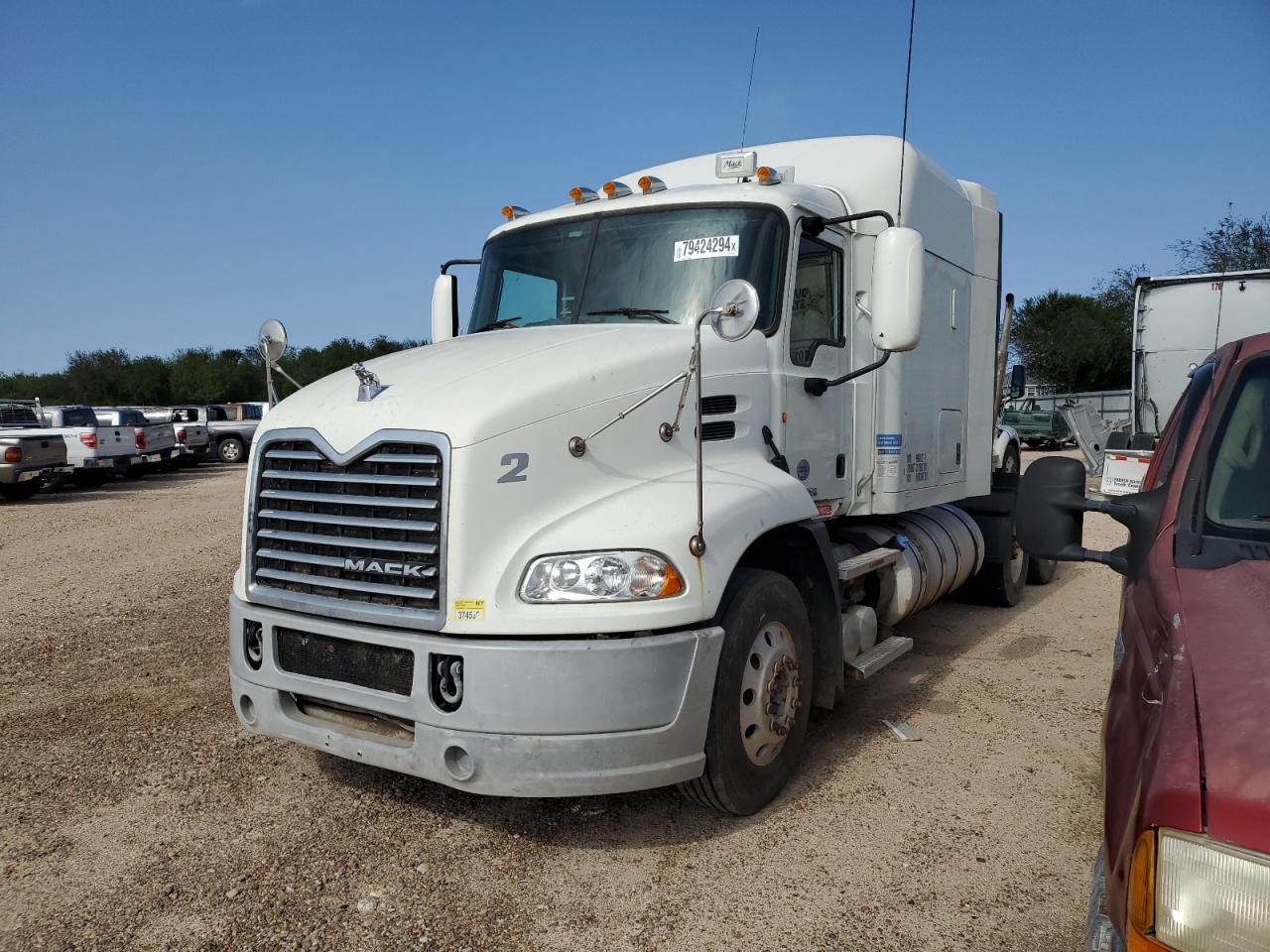 Lot #2971957051 2014 MACK 600 CXU600