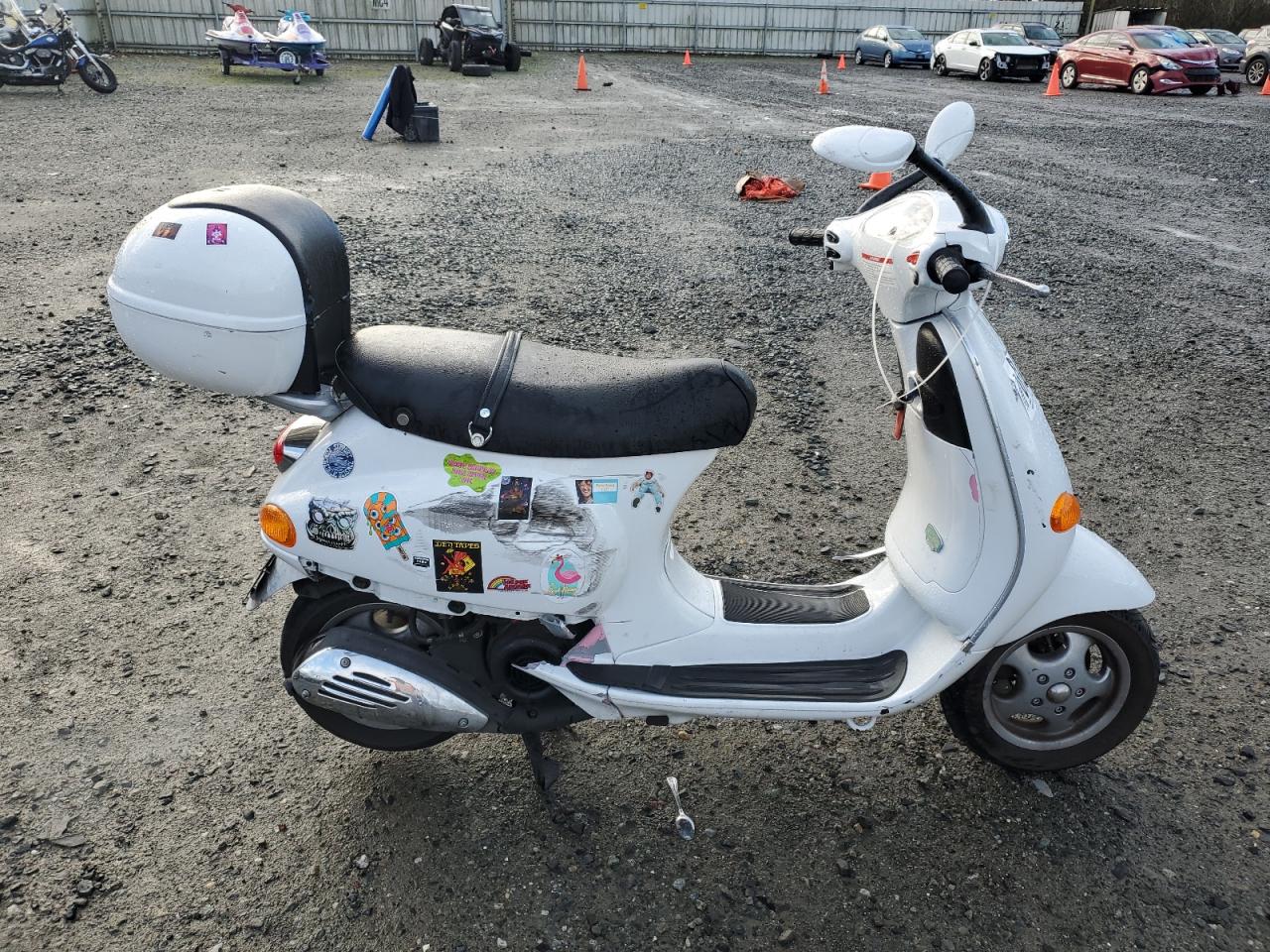 Piaggio and Vespa ET 4 2002 