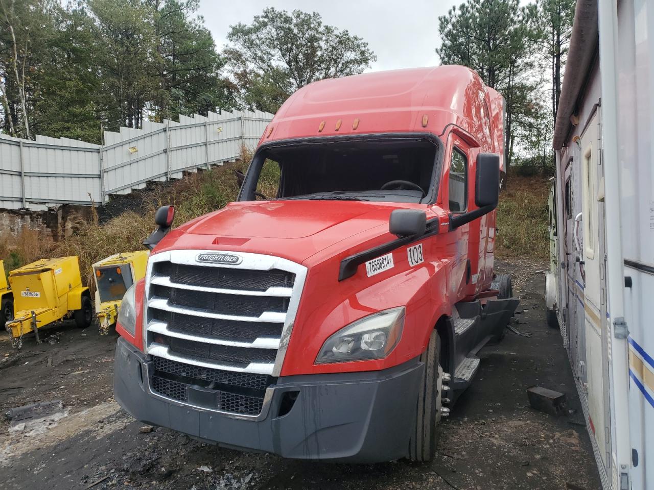 Lot #3030504474 2019 FREIGHTLINER CASCADIA 1