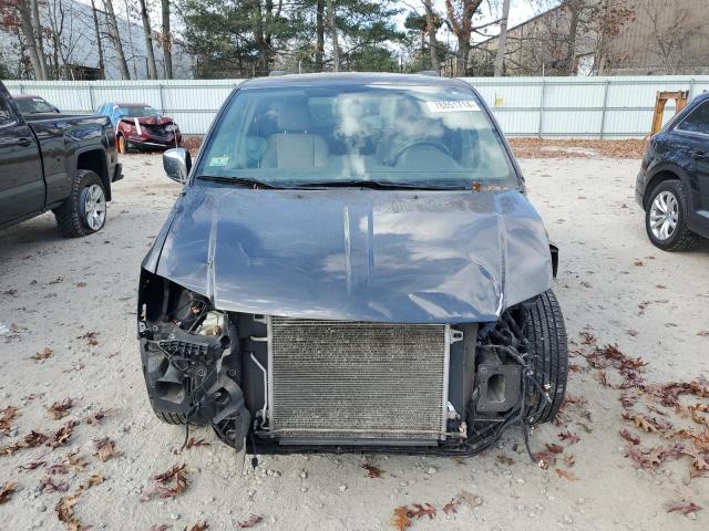 2015 CHRYSLER TOWN & COU - 2C4RC1CG1FR584243