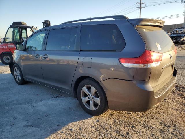 TOYOTA SIENNA LE 2014 gray  gas 5TDKK3DC2ES520083 photo #3