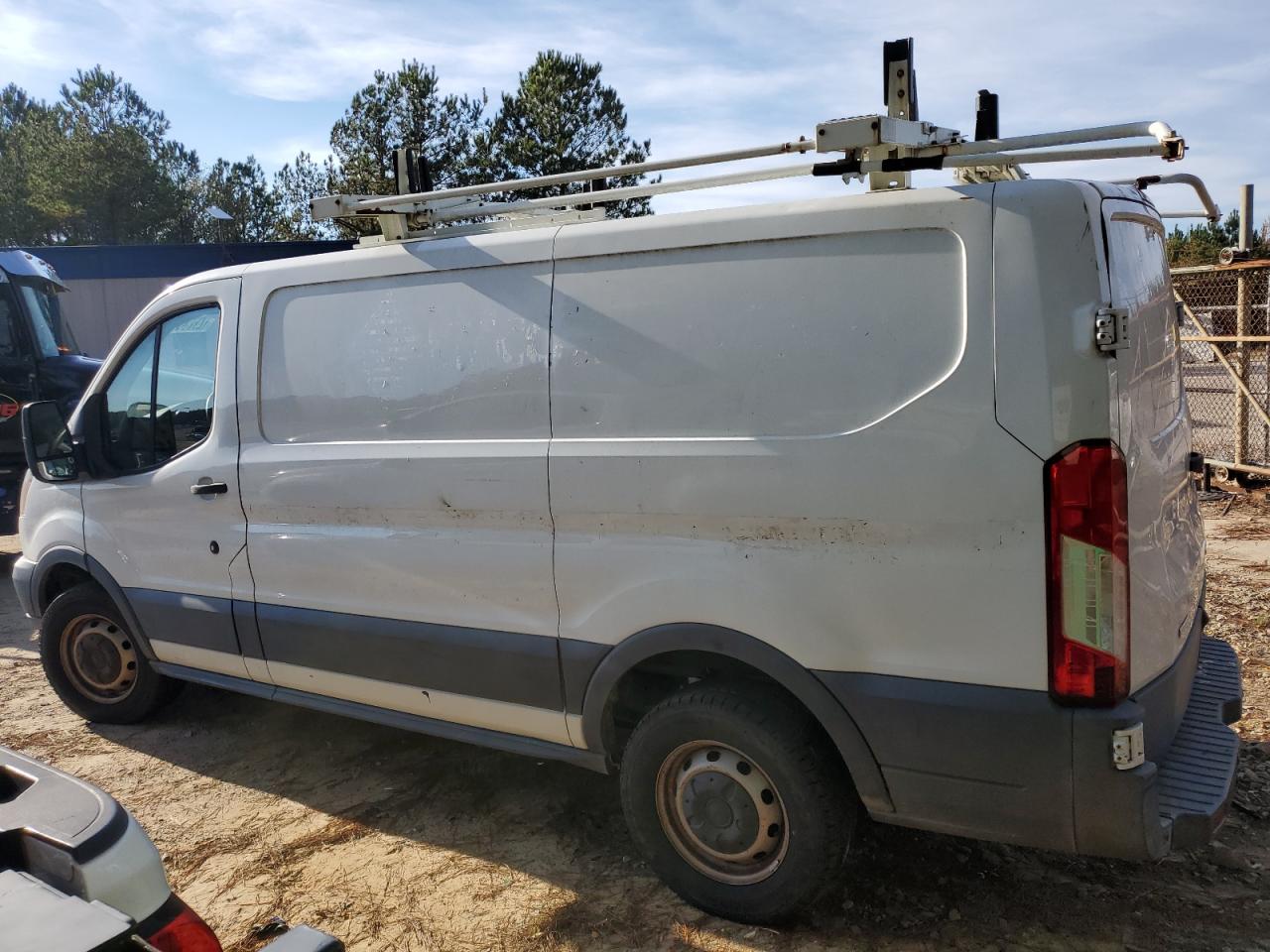 Lot #2986519314 2017 FORD TRANSIT T-