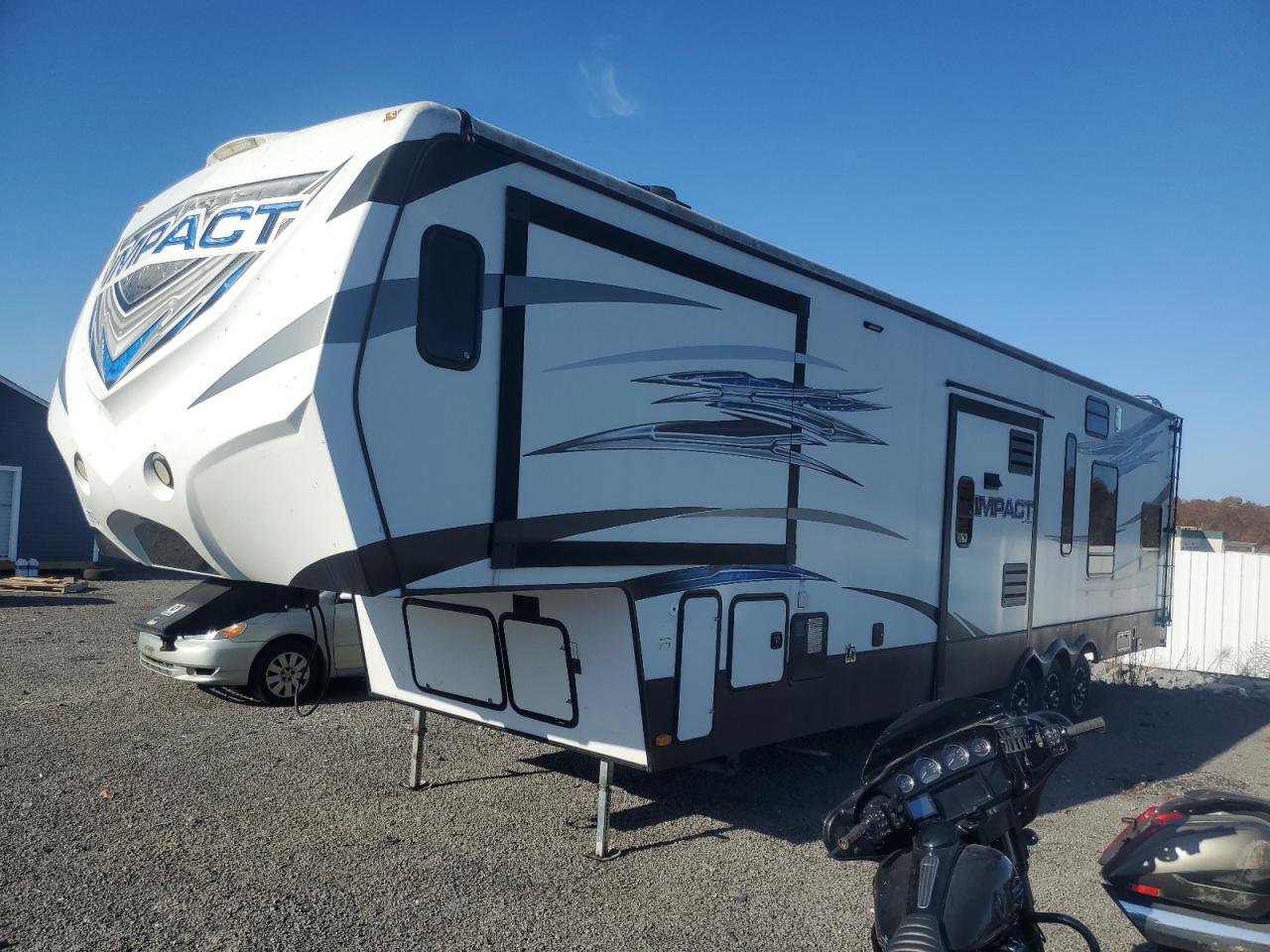 Lot #3025210639 2015 KEYSTONE CAMPER