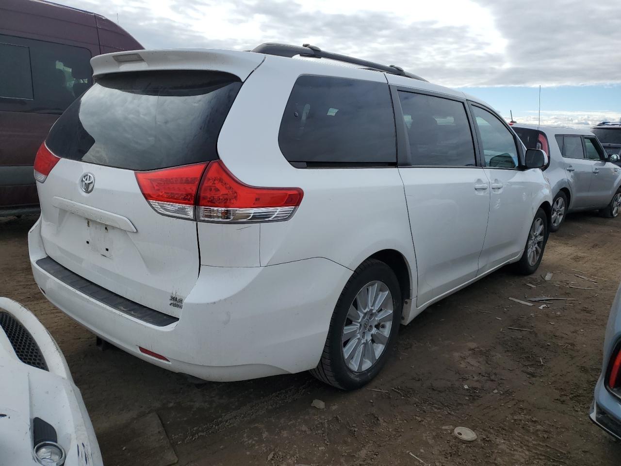 Lot #2986953843 2014 TOYOTA SIENNA XLE