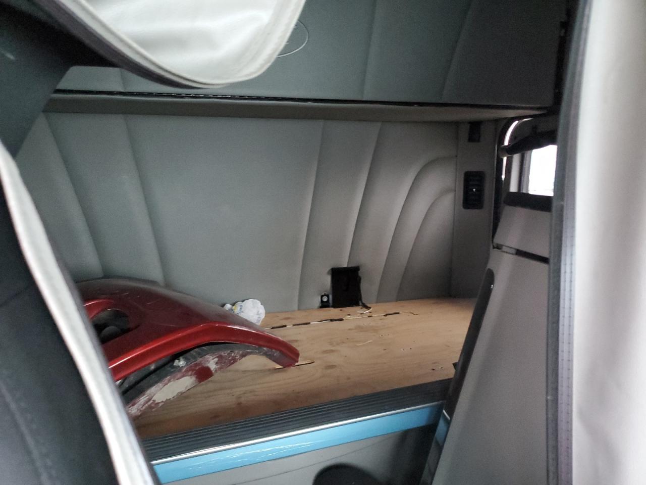 Lot #3274936497 2019 PETERBILT 579