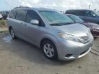 TOYOTA SIENNA LE photo