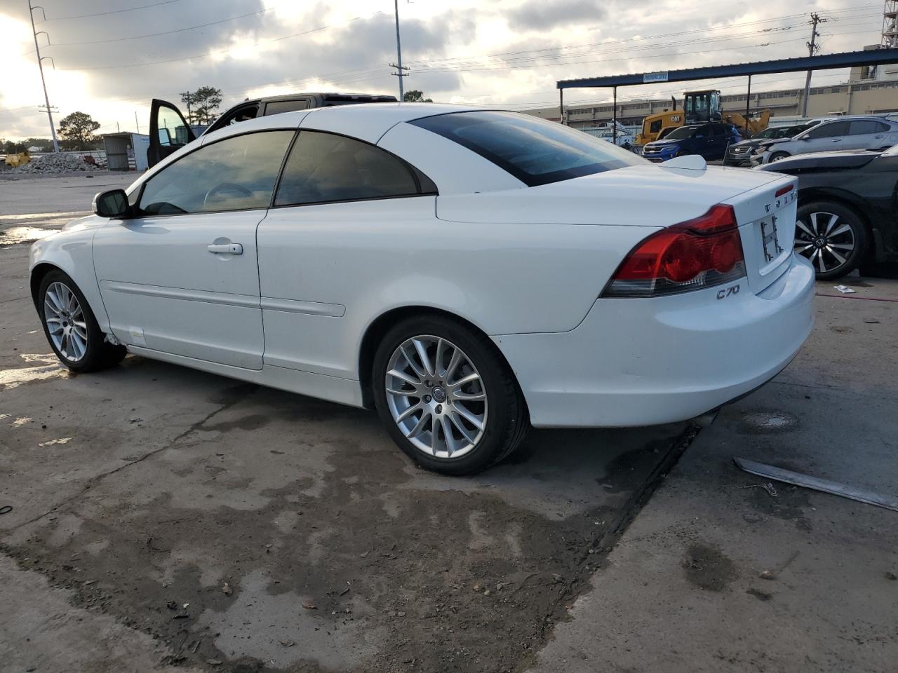 Lot #2962533832 2009 VOLVO C70 T5