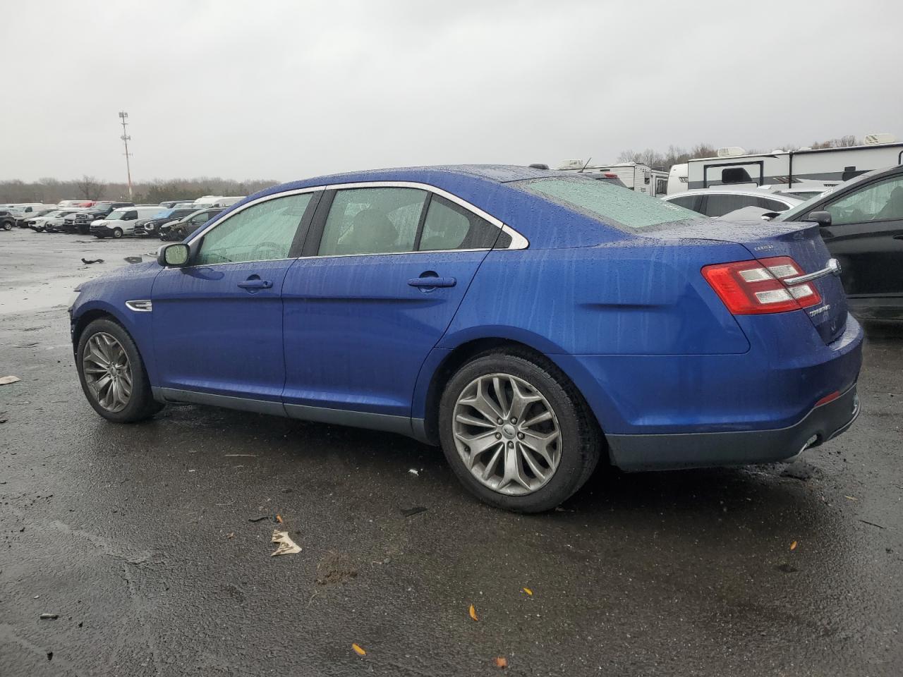 Lot #3034285069 2013 FORD TAURUS LIM