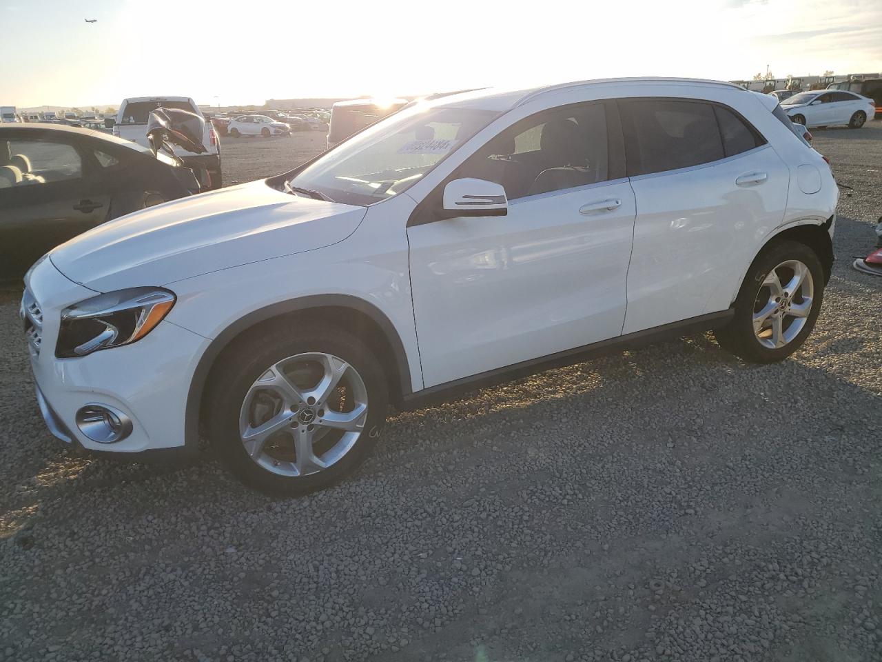  Salvage Mercedes-Benz GLA