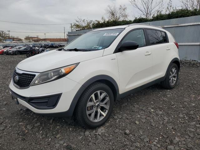 VIN KNDPBCAC0G7815982 2016 KIA Sportage, LX no.1