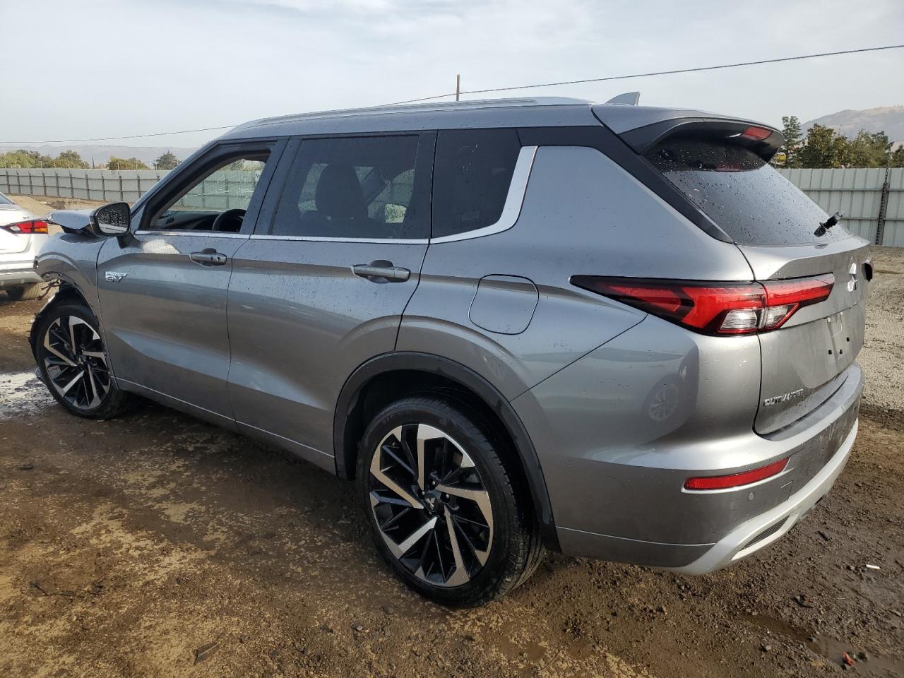 Lot #2982159126 2023 MITSUBISHI OUTLANDER