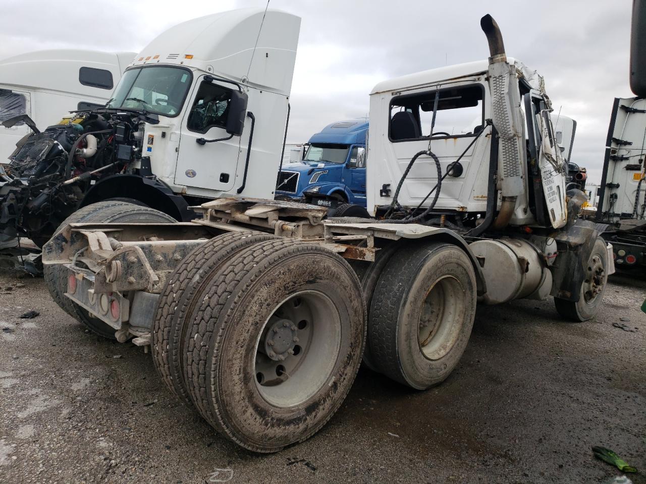 Lot #3028435239 1995 MACK 600 CH600