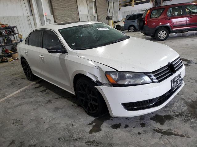 VIN 1VWBV7A3XFC055930 2015 Volkswagen Passat, SE no.4