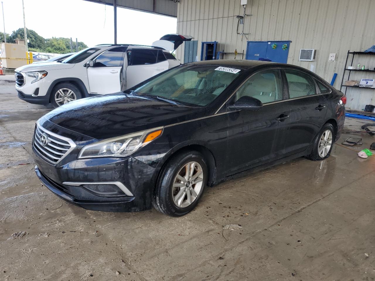 Lot #2988460771 2017 HYUNDAI SONATA SE