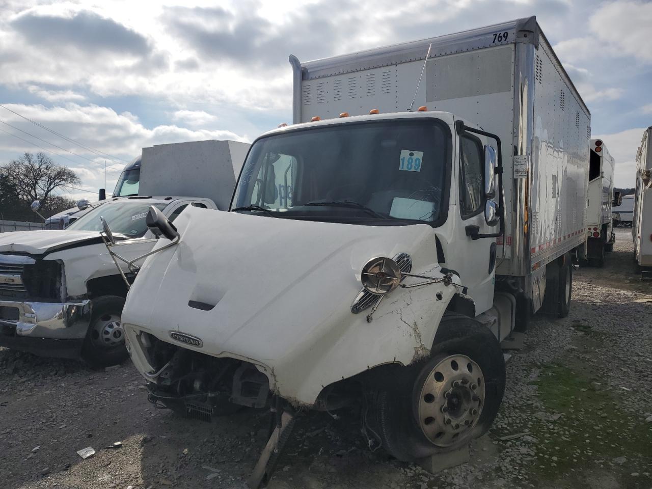  Salvage Freightliner M2 106 Med