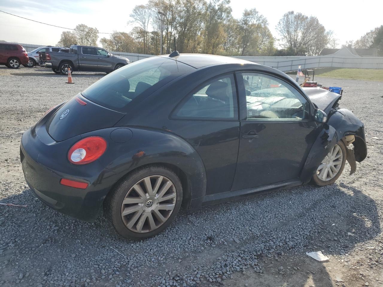 Lot #3029494364 2008 VOLKSWAGEN NEW BEETLE