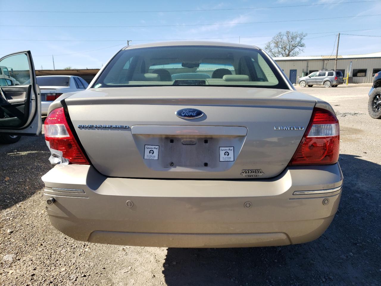 Lot #3024954355 2005 FORD FIVE HUNDR