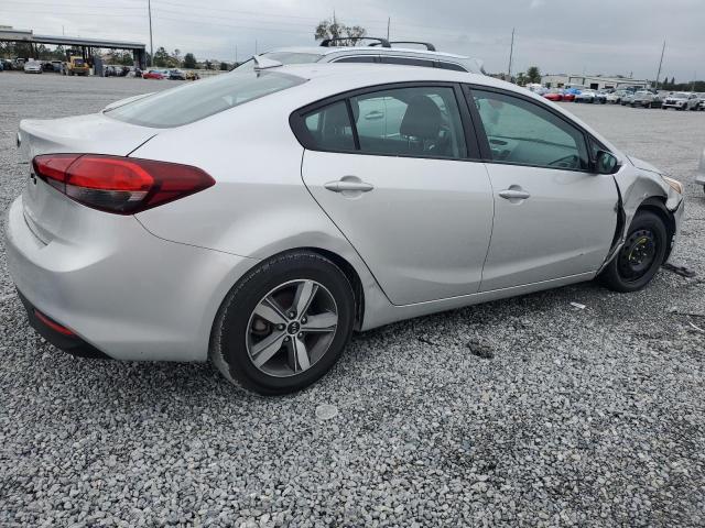 VIN 3KPFL4A74JE252797 2018 KIA FORTE no.3