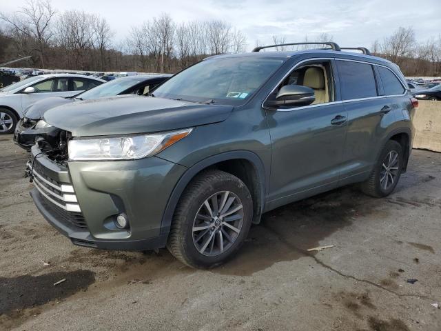 VIN 5TDJZRFH9JS889858 2018 Toyota Highlander, SE no.1